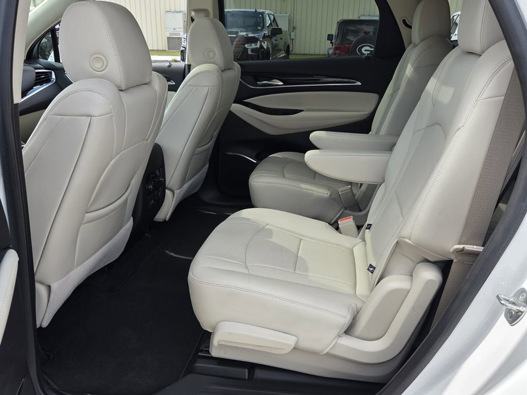 Used 2024 Buick Enclave Essence w/ Experience Buick Package AWD/4WD image 13