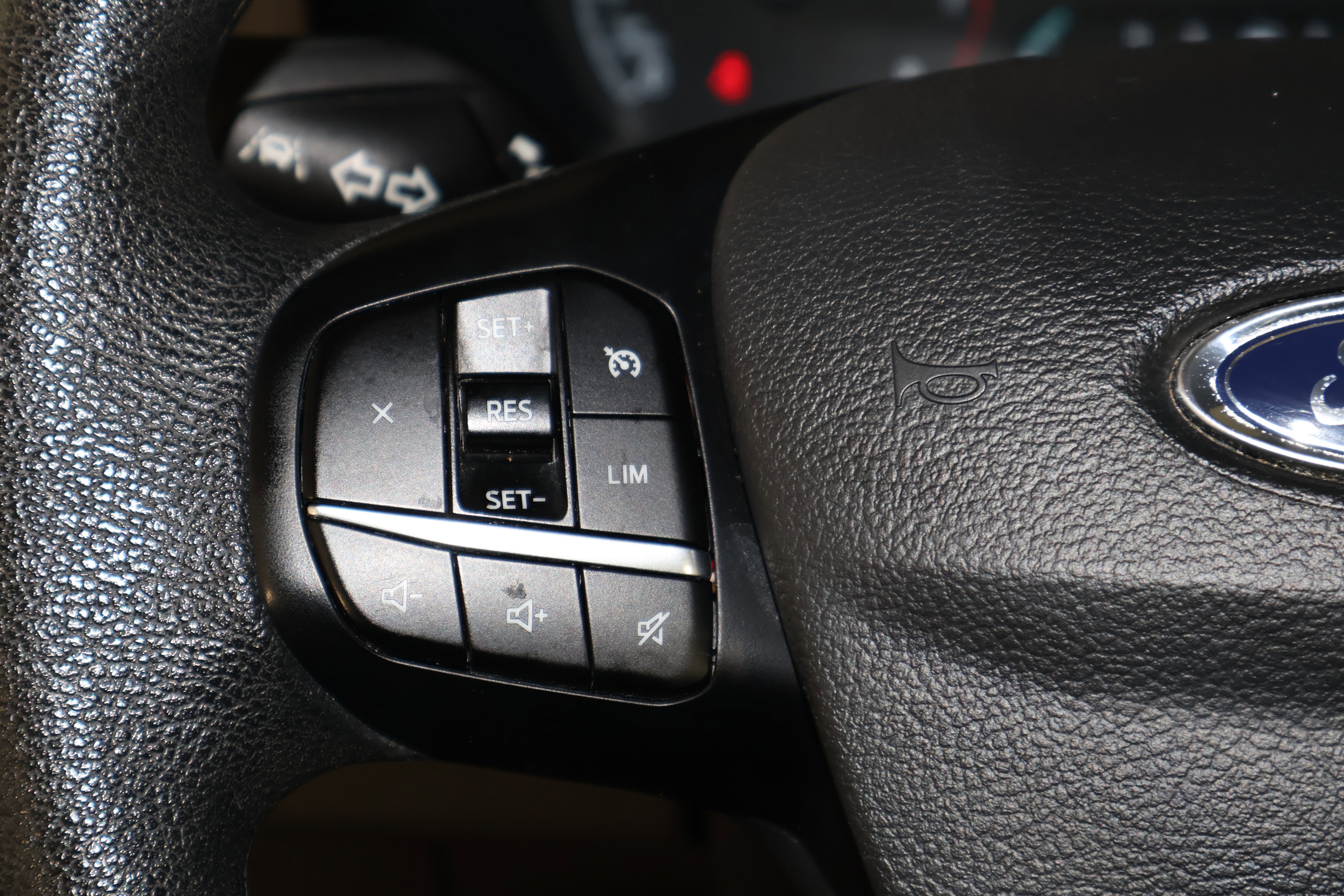 Used 2023 Ford Transit 350 XLT image 20