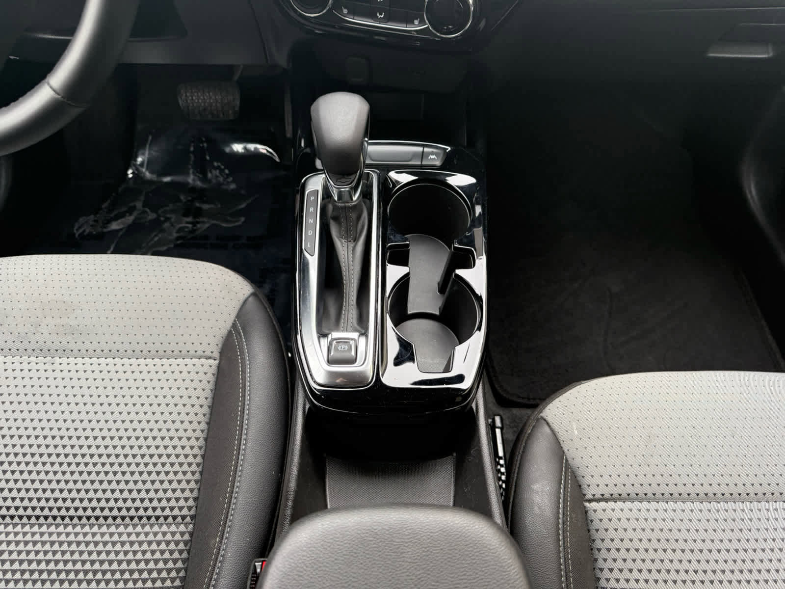 Used 2025 Chevrolet Trax LT w/ LT Convenience Package image 10