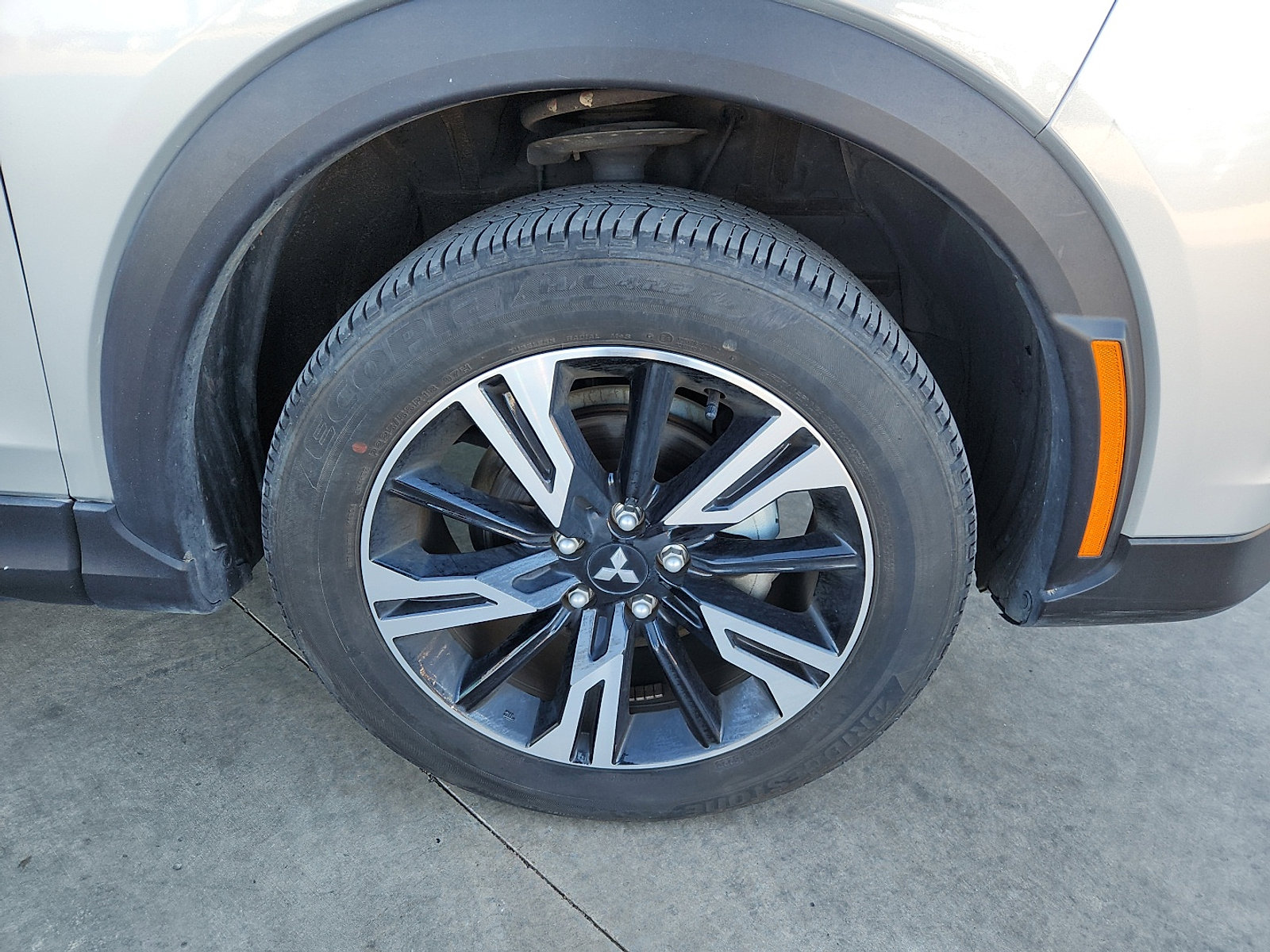 Used 2024 Mitsubishi Eclipse Cross SE image 9