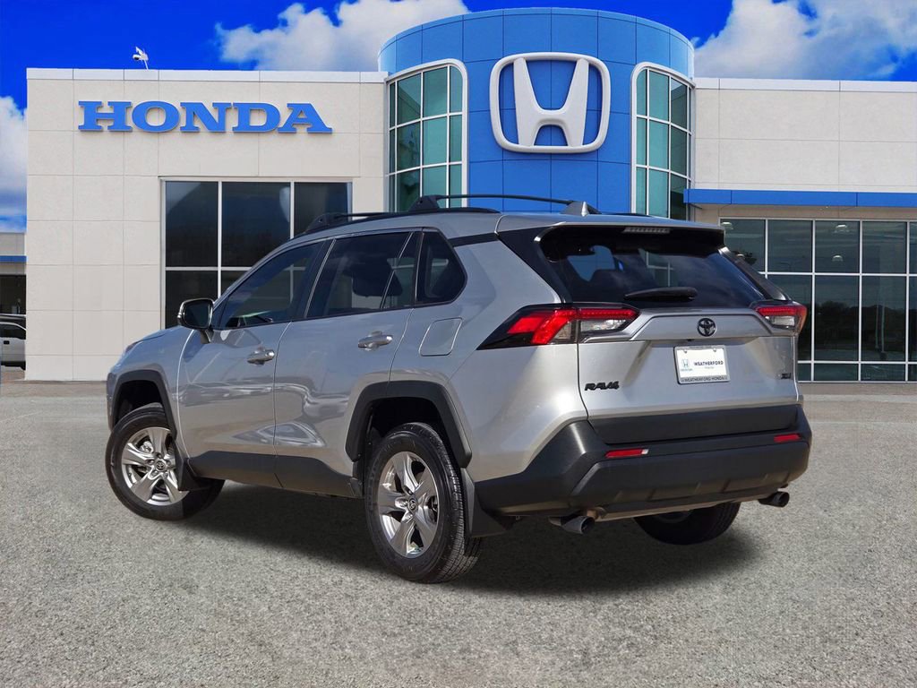 Used 2024 Toyota RAV4 XLE w/ Convenience Package image 5