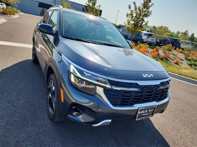Used 2024 Kia Seltos EX image 2