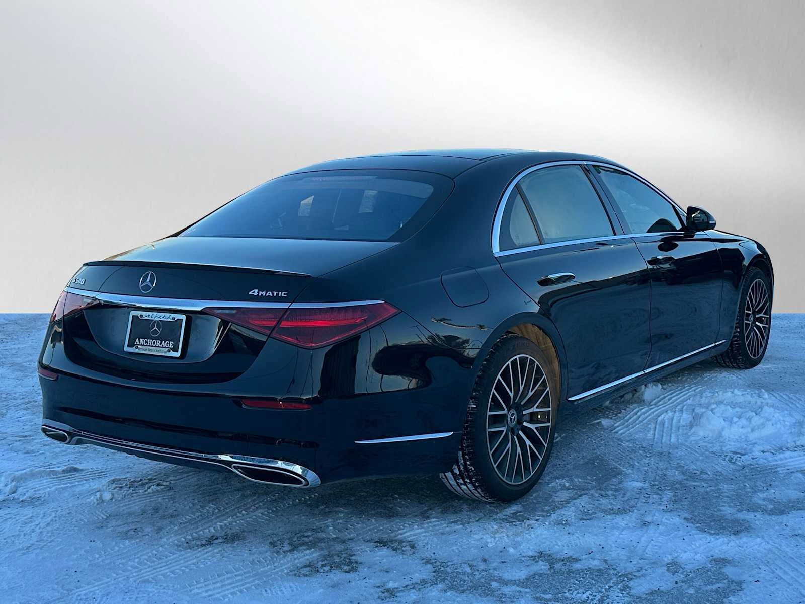 Used 2025 Mercedes-Benz S 500 4MATIC image 4