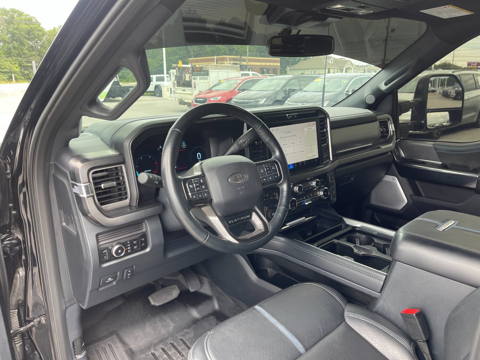 Used 2025 Ford F450 Platinum w/ FX4 Off-Road Package AWD/4WD image 11