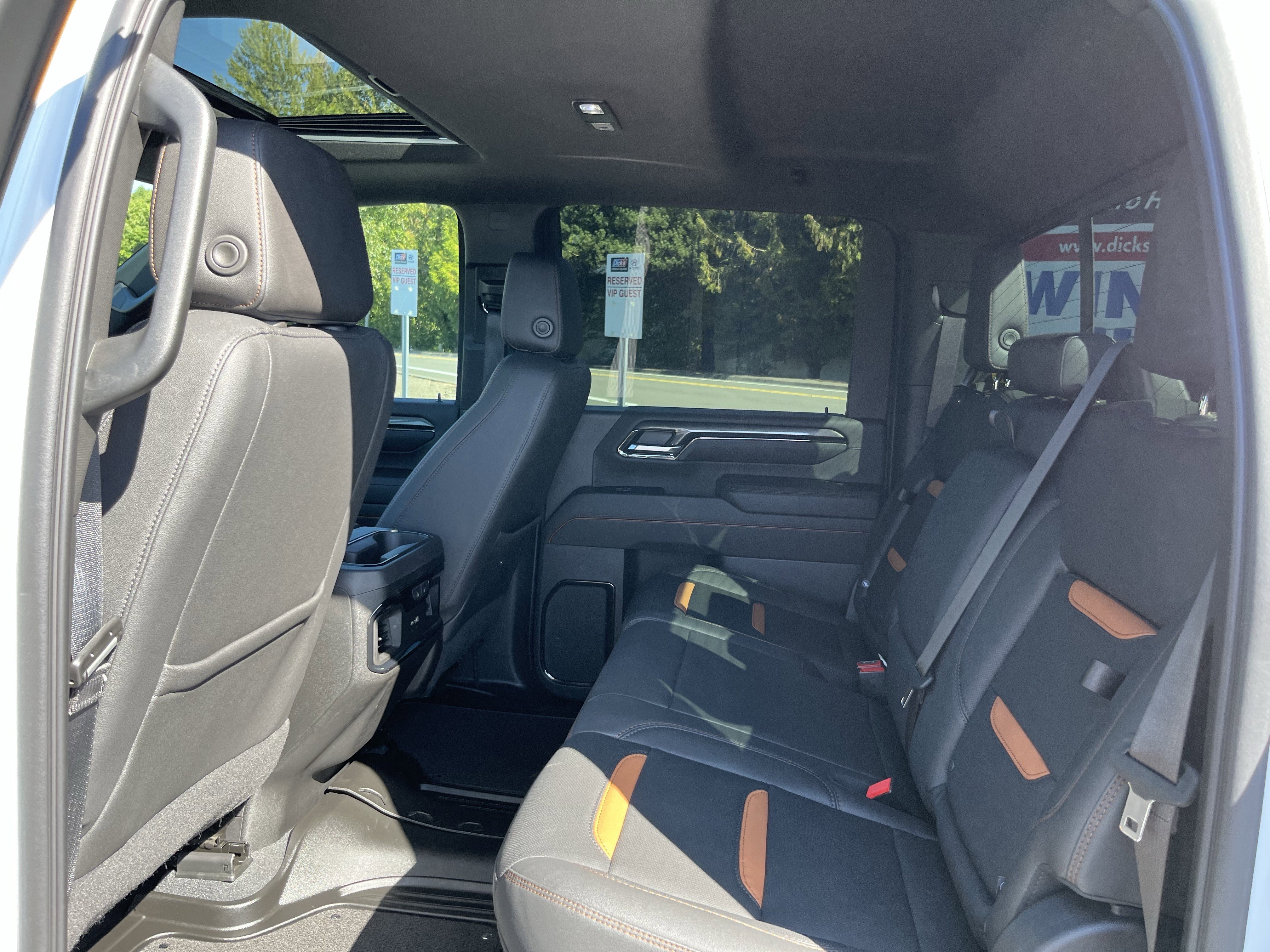 Used 2024 GMC Sierra 2500 AT4 w/ AT4 Premium Plus Package image 16