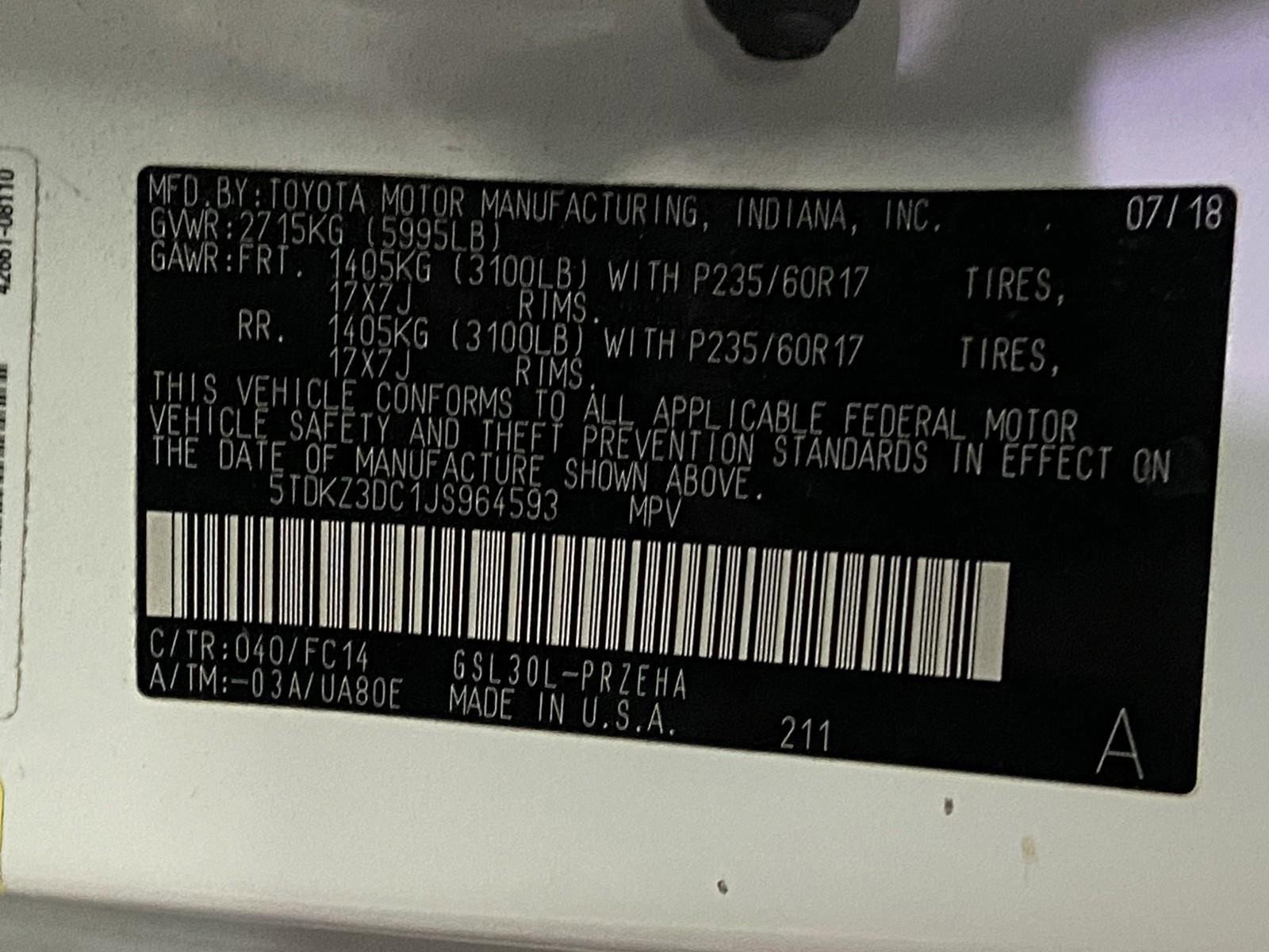 Used 2018 Toyota Sienna LE w/ Carpet Mat Package image 27