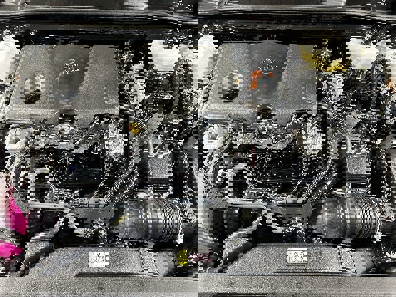 Used 2025 Toyota Camry SE image 10