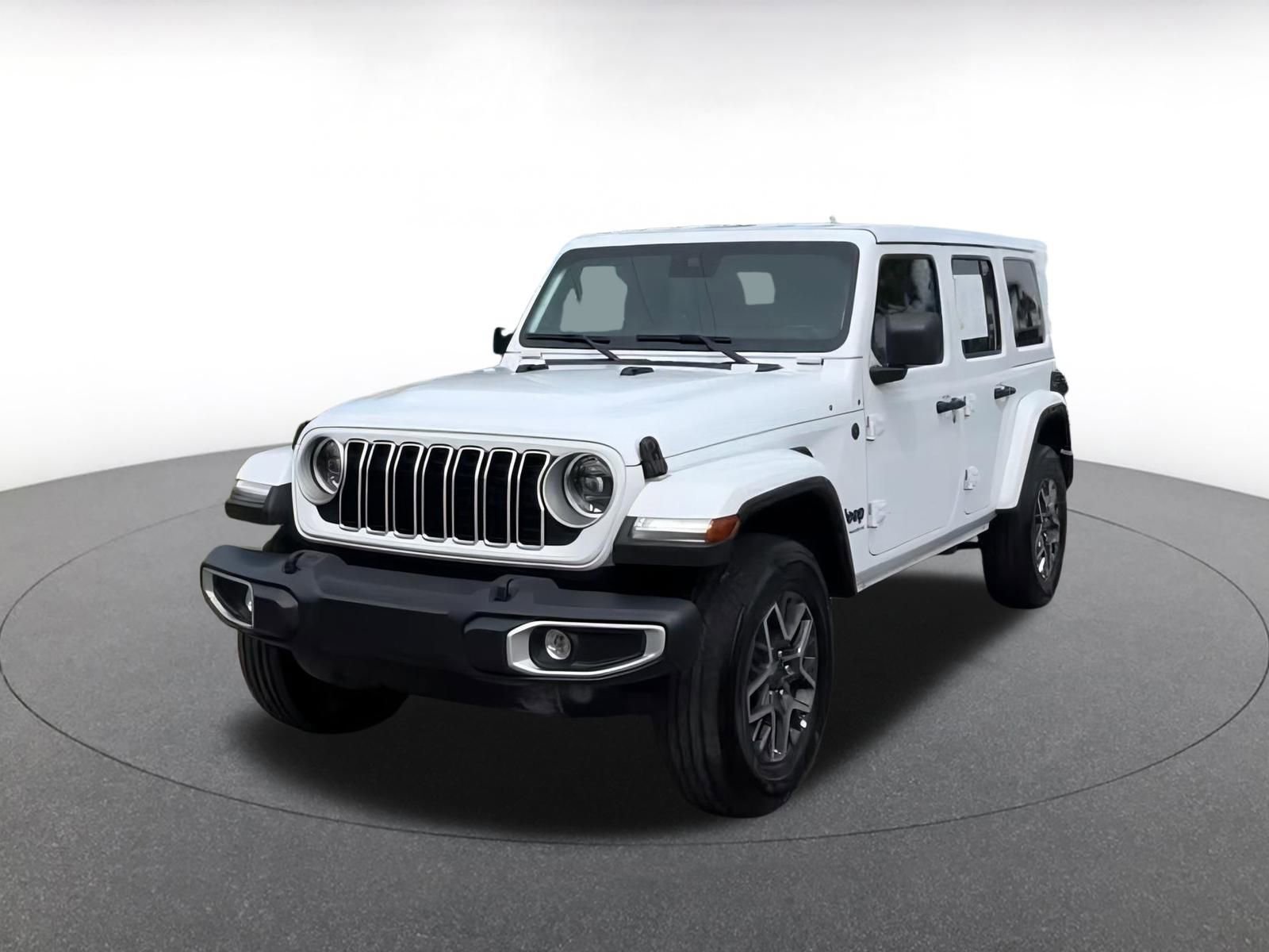 Used 2025 Jeep Wrangler Sahara image 4