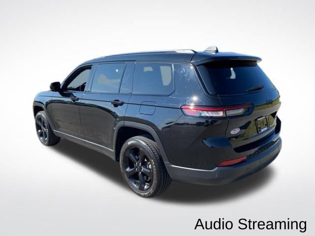 Used 2022 Jeep Grand Cherokee L Laredo image 3