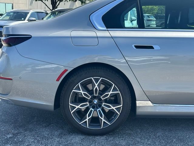 Used 2024 BMW i7 eDrive50 RWD image 9