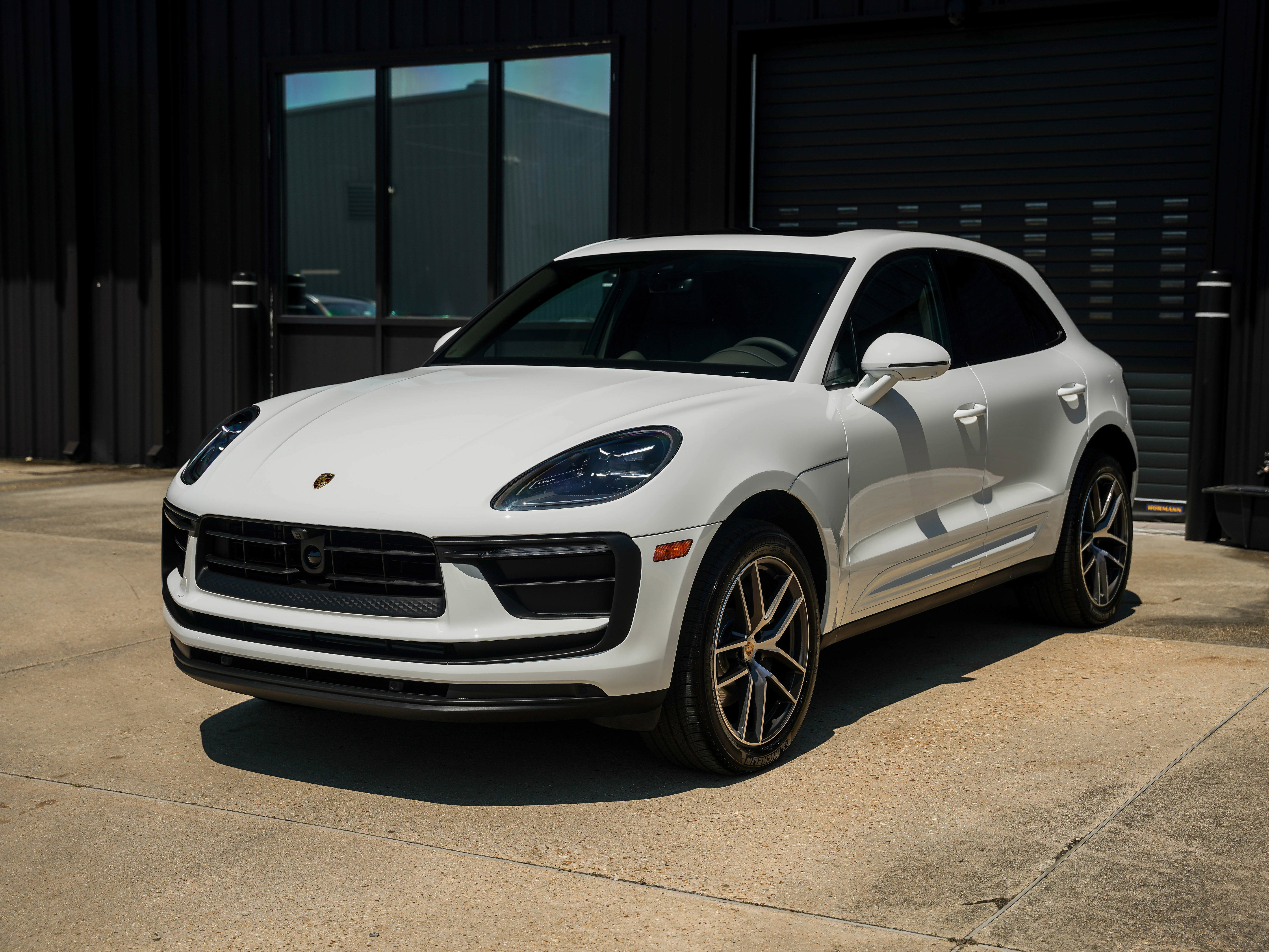 New 2026 Porsche Macan image 8