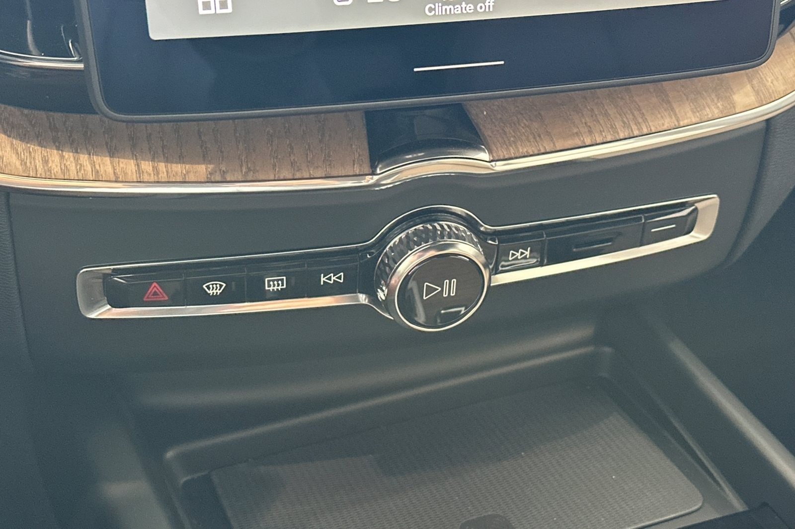 New 2026 Volvo XC60 B5 Plus w/ Climate Package image 22
