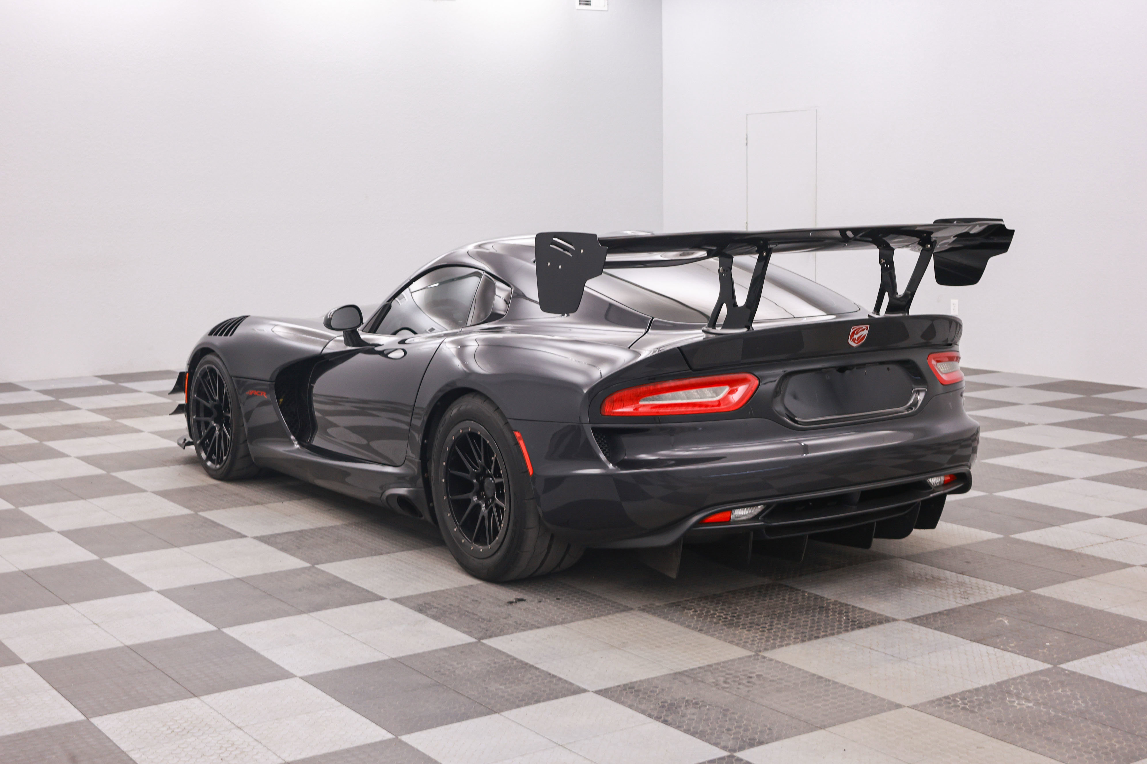 Used 2017 Dodge Viper ACR w/ Extreme Aero Package RWD image 11