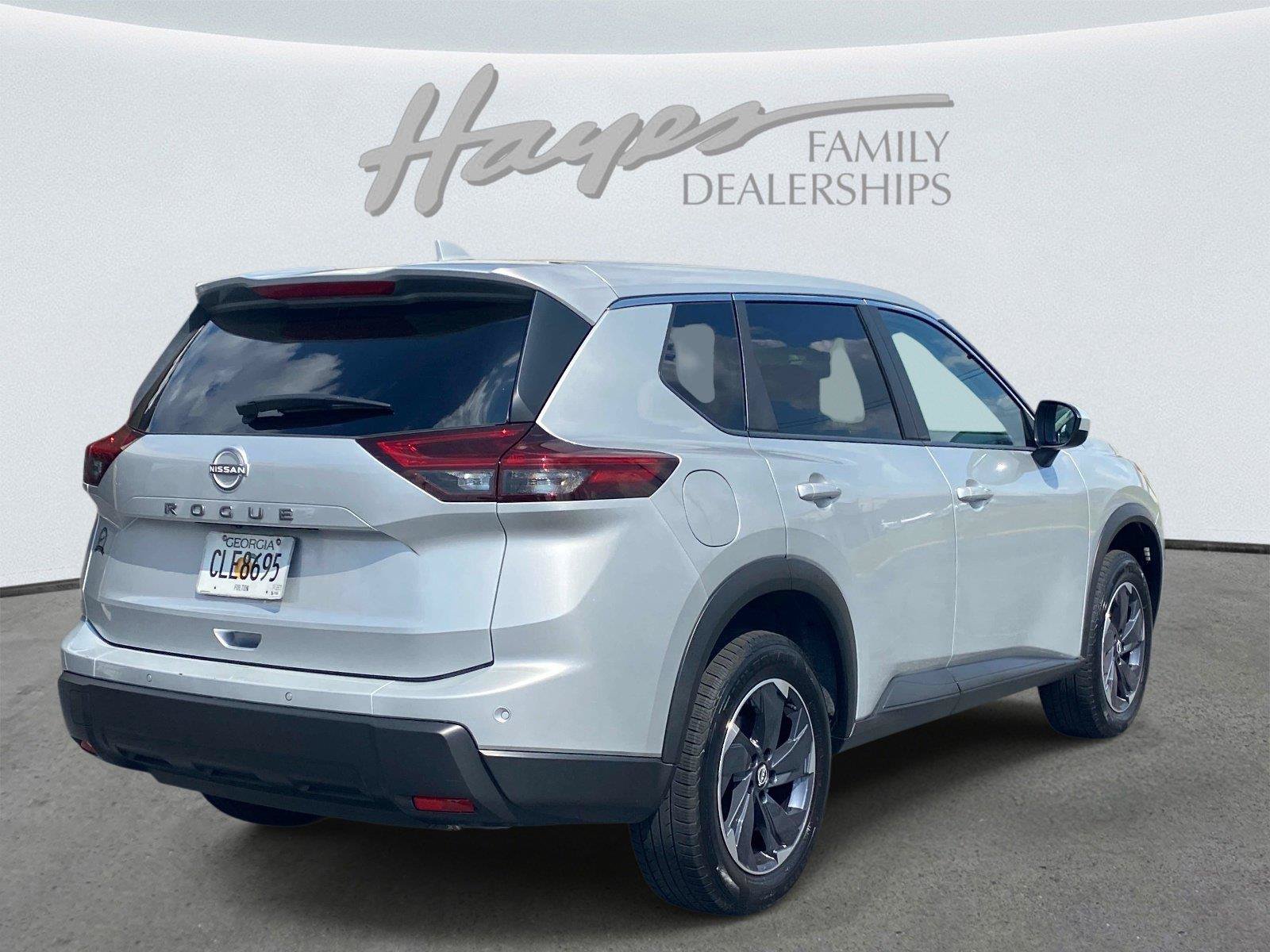 Used 2025 Nissan Rogue SV FWD image 3