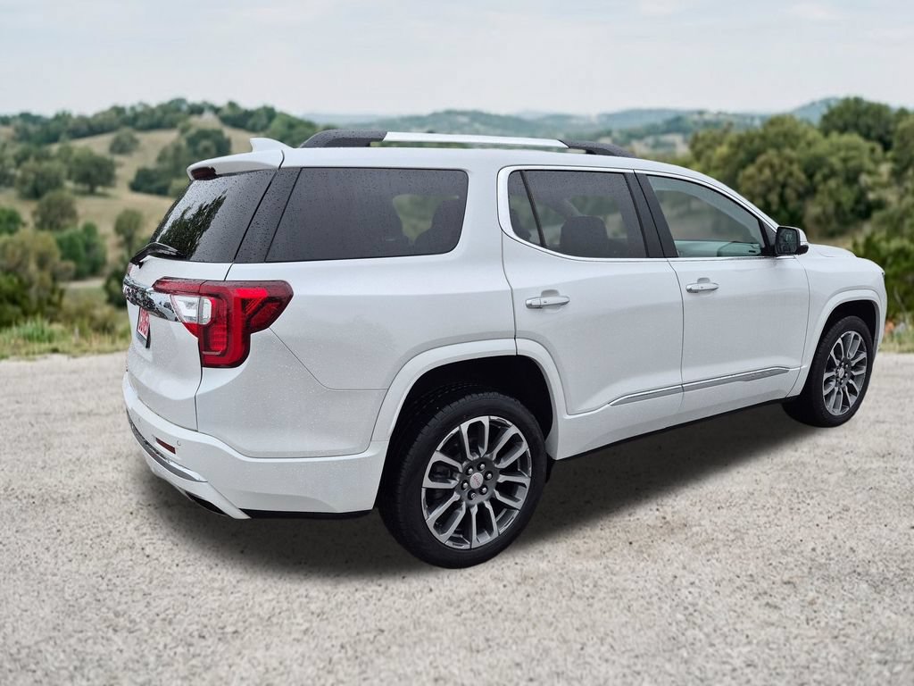 Used 2022 GMC Acadia Denali w/ Denali Ultimate Package FWD image 10
