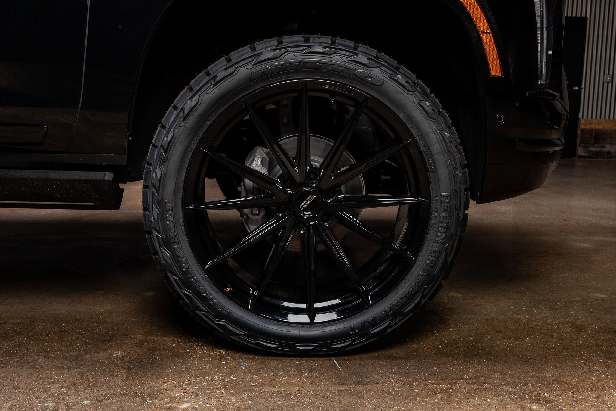 Used 2026 Cadillac Escalade ESV Sport w/ LPO, ONYX Package AWD/4WD image 12