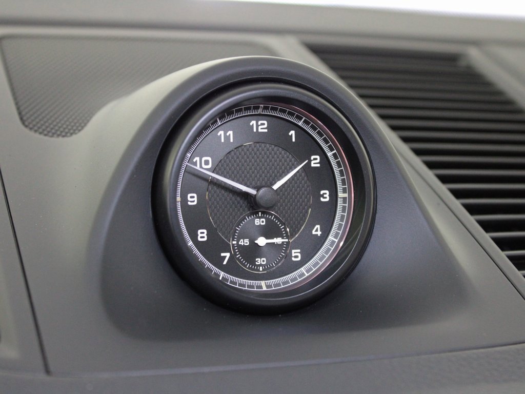 Used 2025 Porsche Macan image 27