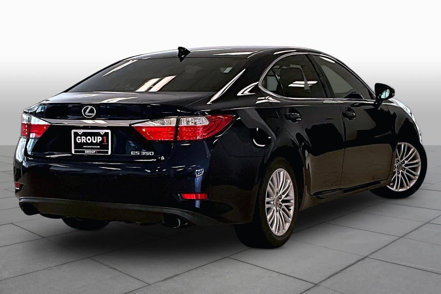 Used 2015 Lexus ES 350 w/ Luxury Package FWD image 11