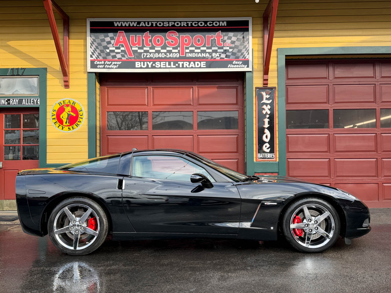 Used 2005 Chevrolet Corvette Coupe w/ Preferred Equipment Group image 3