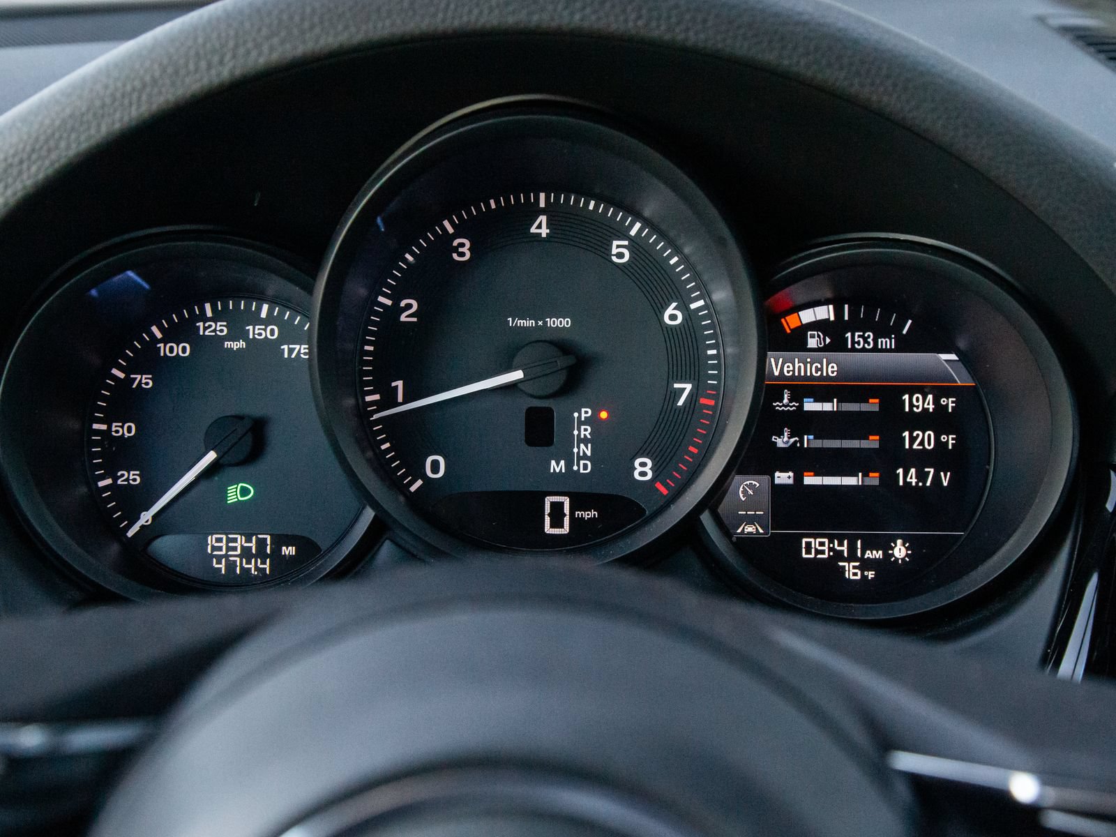 Certified 2023 Porsche Macan Turbo AWD/4WD image 9