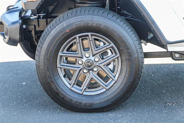 New 2025 Jeep Gladiator Sport image 8