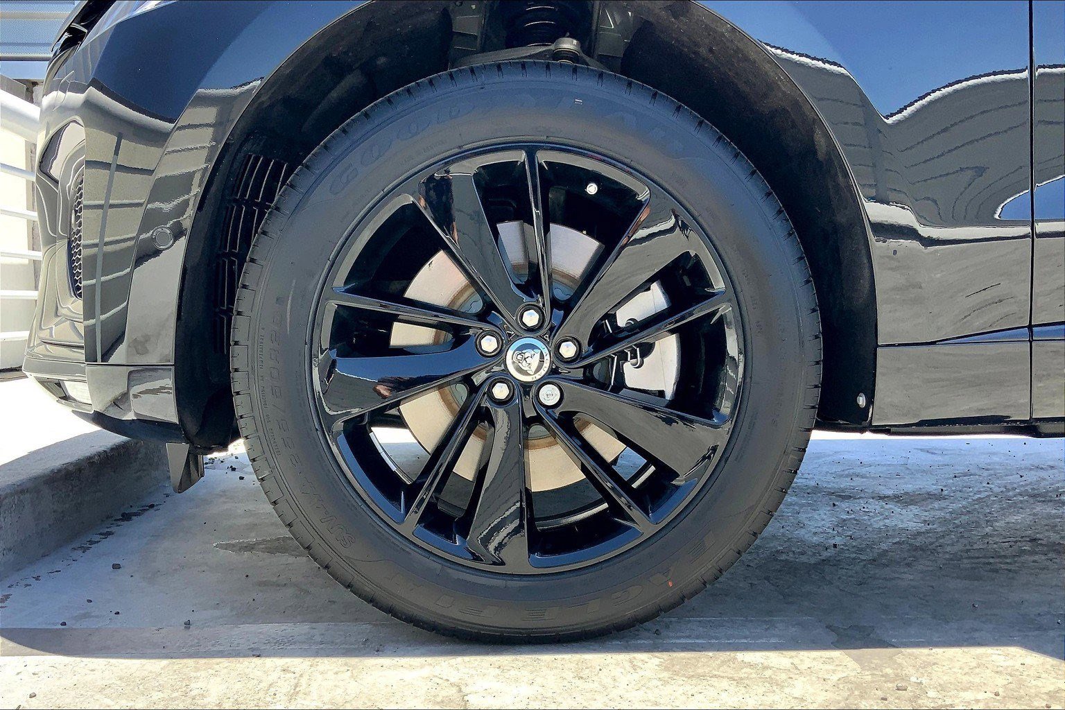 New 2026 Jaguar F-PACE R-Dynamic S image 9