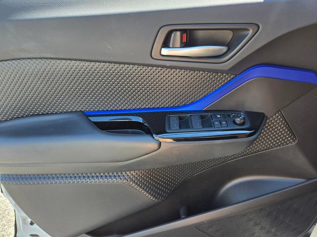Used 2020 Toyota C-HR XLE FWD image 36