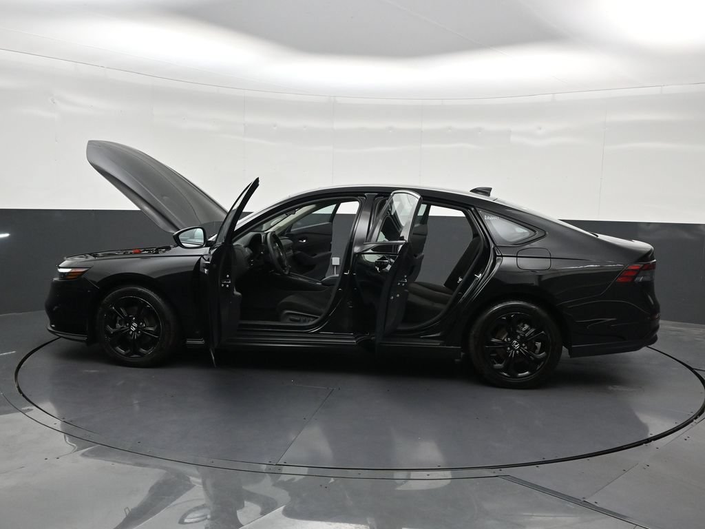 Used 2025 Honda Accord SE image 34