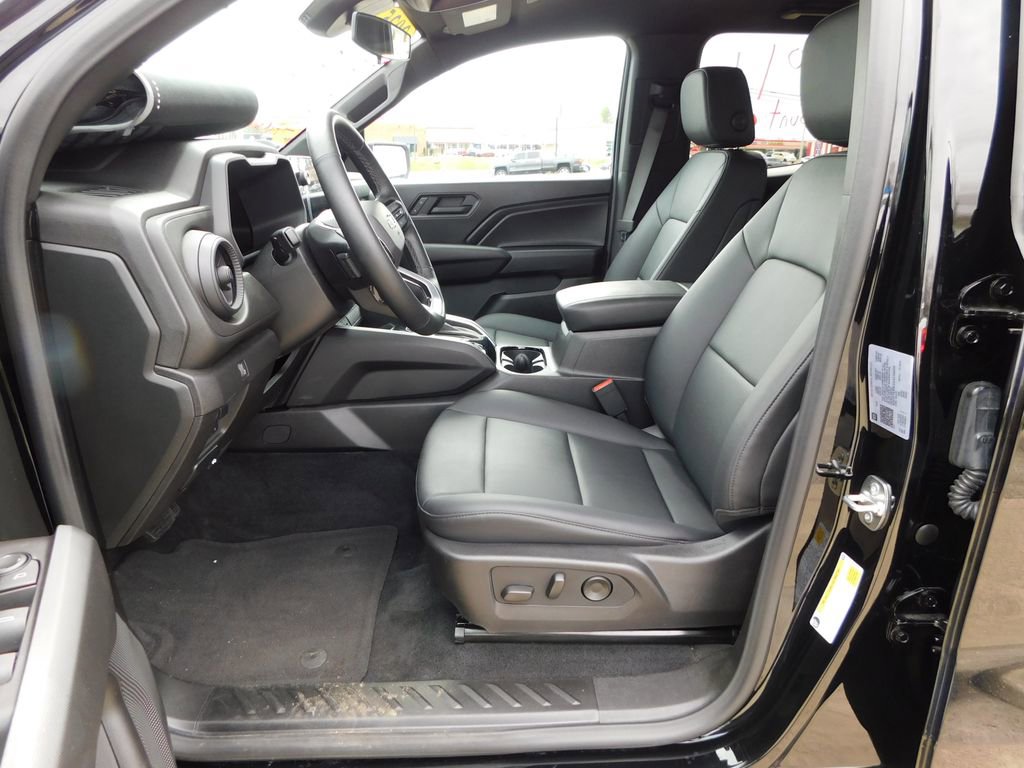 New 2025 Chevrolet Colorado Trail Boss w/ Midnight Edition image 15