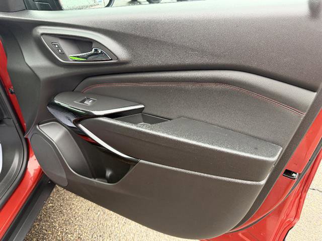 Used 2024 Chevrolet Trax RS FWD image 13
