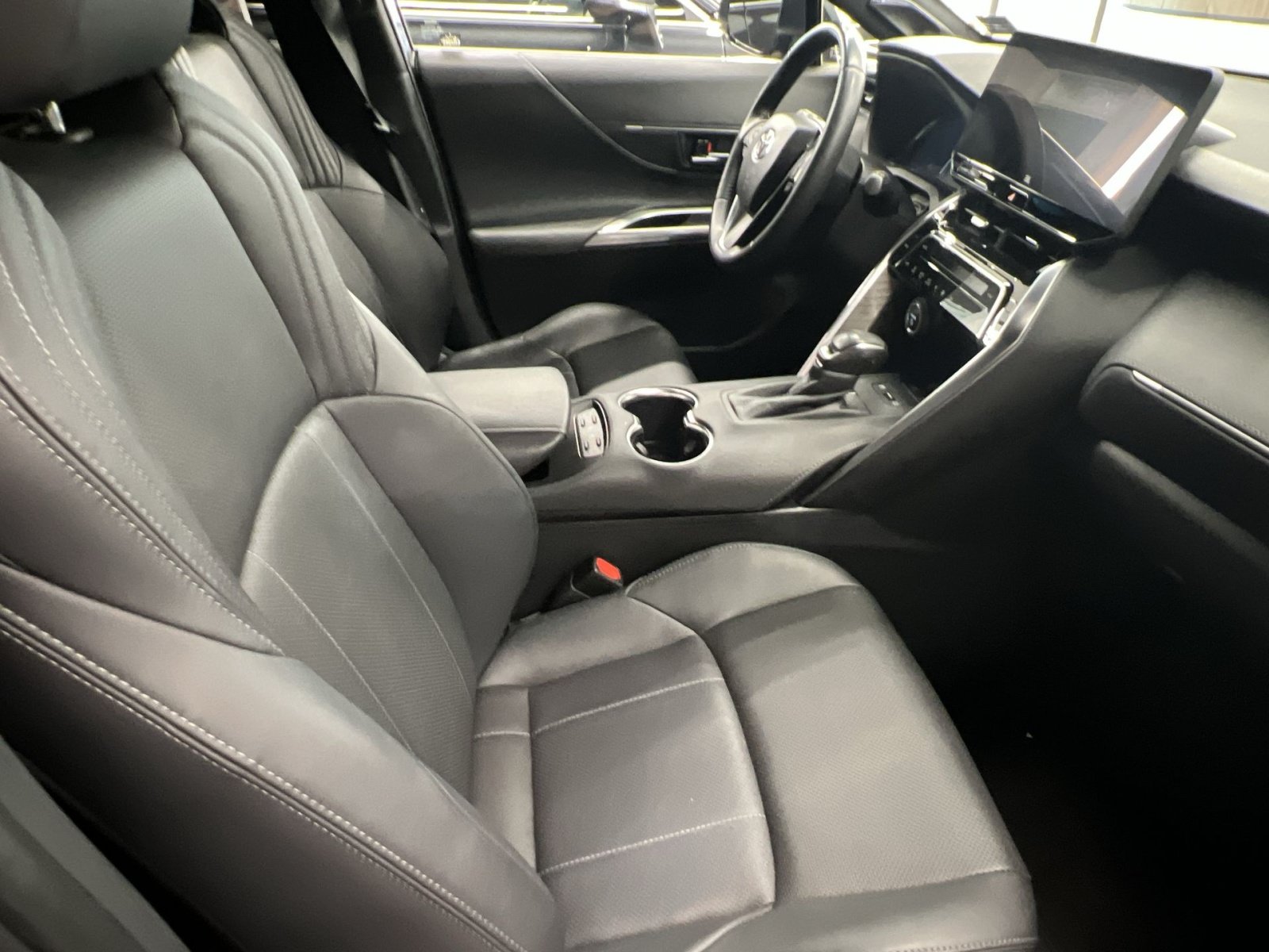 Used 2023 Toyota Venza Limited AWD/4WD image 23