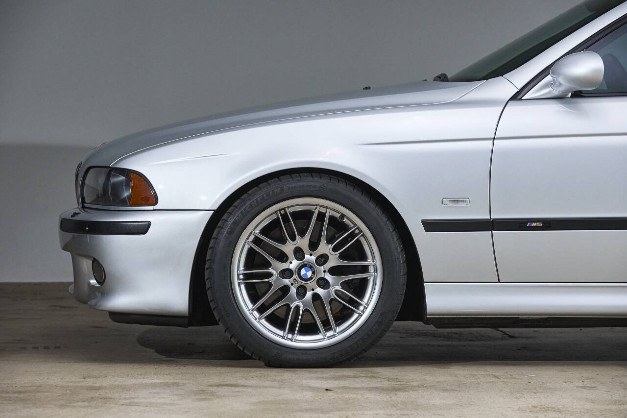 Used 2003 BMW M5 RWD image 25