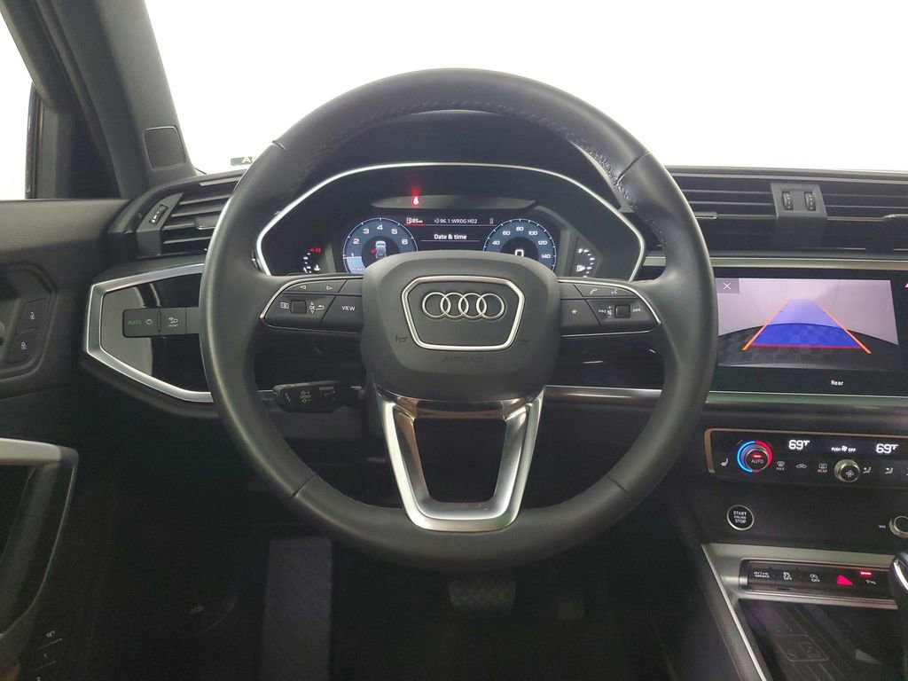 Used 2024 Audi Q3 2.0T Premium AWD/4WD image 16