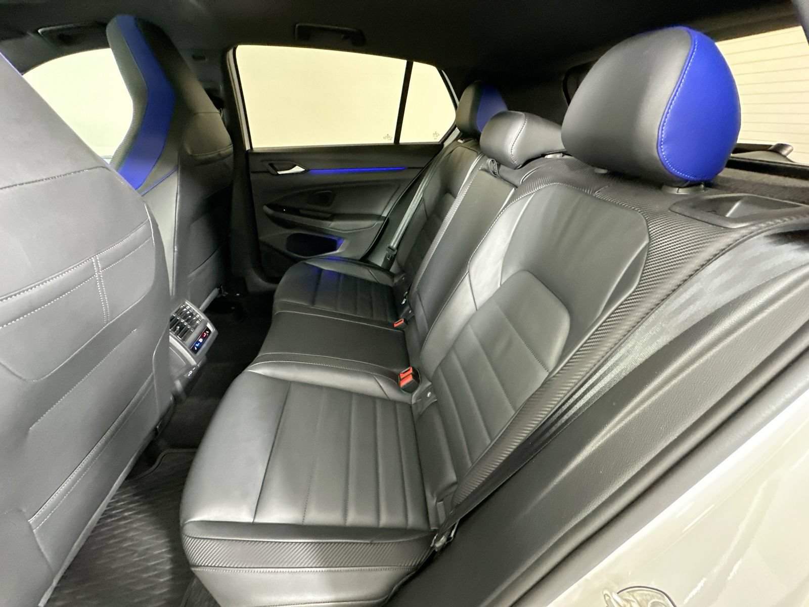 Used 2024 Volkswagen Golf R AWD/4WD image 38