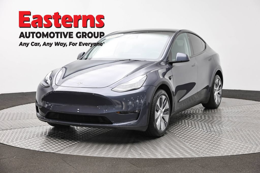 Used 2023 Tesla Model Y Long Range AWD/4WD image 1