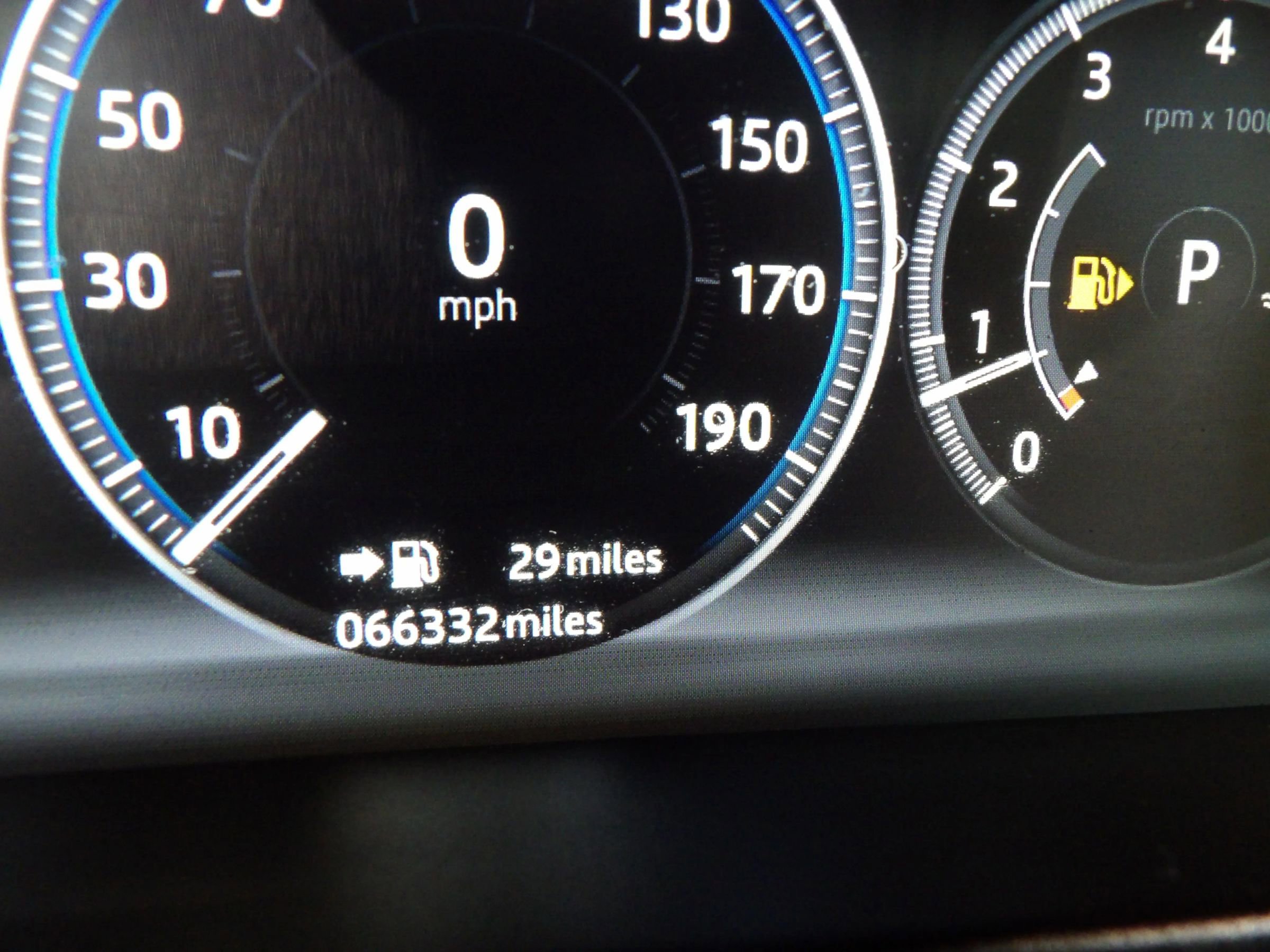 Used 2018 Jaguar F-PACE R-Sport image 29