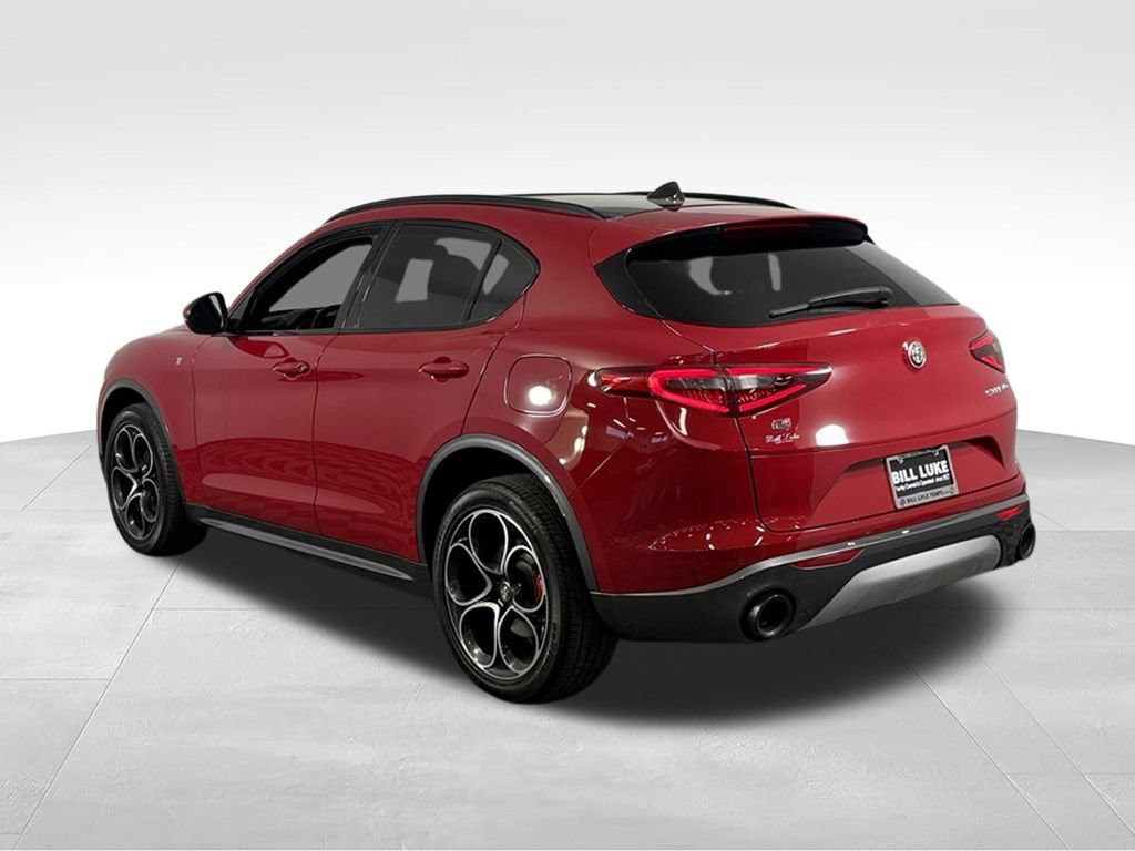 Used 2023 Alfa Romeo Stelvio Ti AWD/4WD image 9