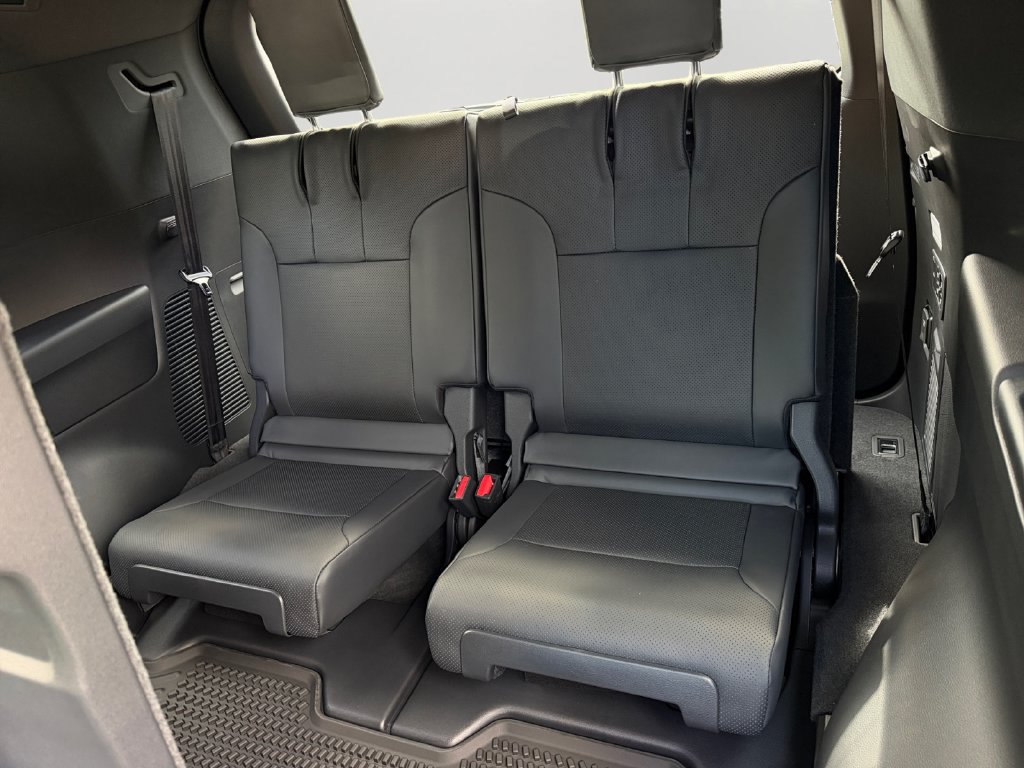 New 2026 Lexus LX 600 4WD w/ Appearance Package image 9