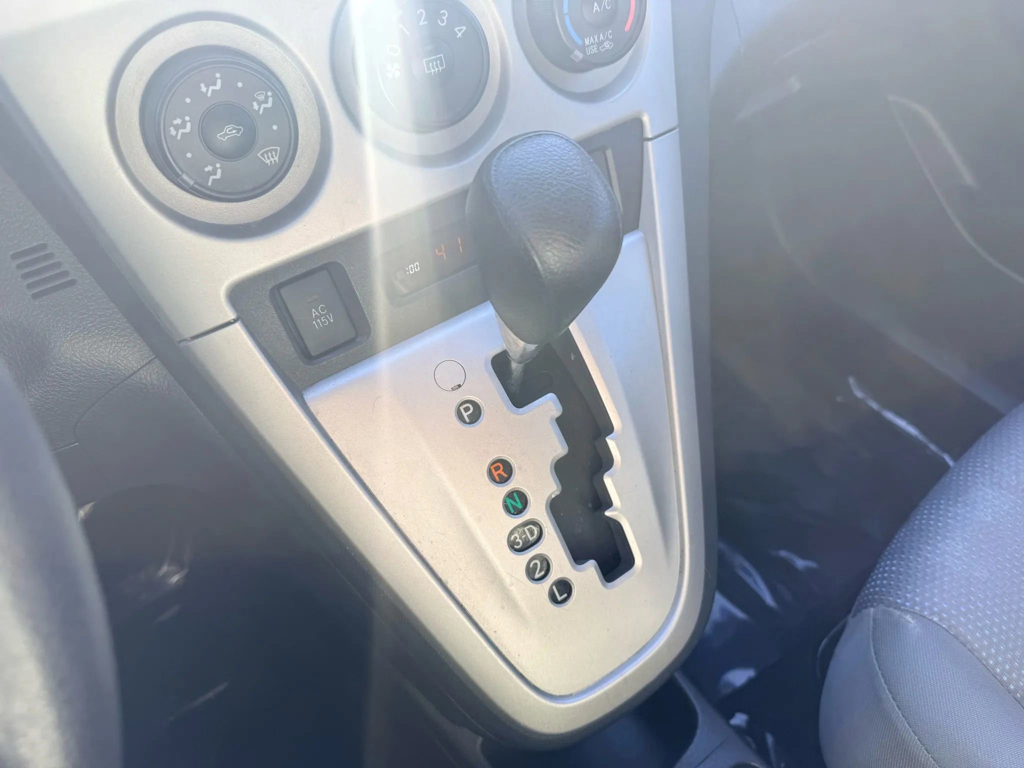 Used 2009 Toyota Matrix S image 27