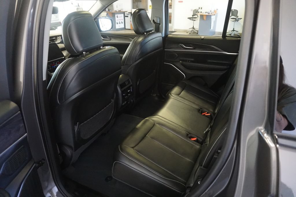Used 2023 Jeep Grand Cherokee 4WD 4xe w/ Luxury Tech Group II image 25
