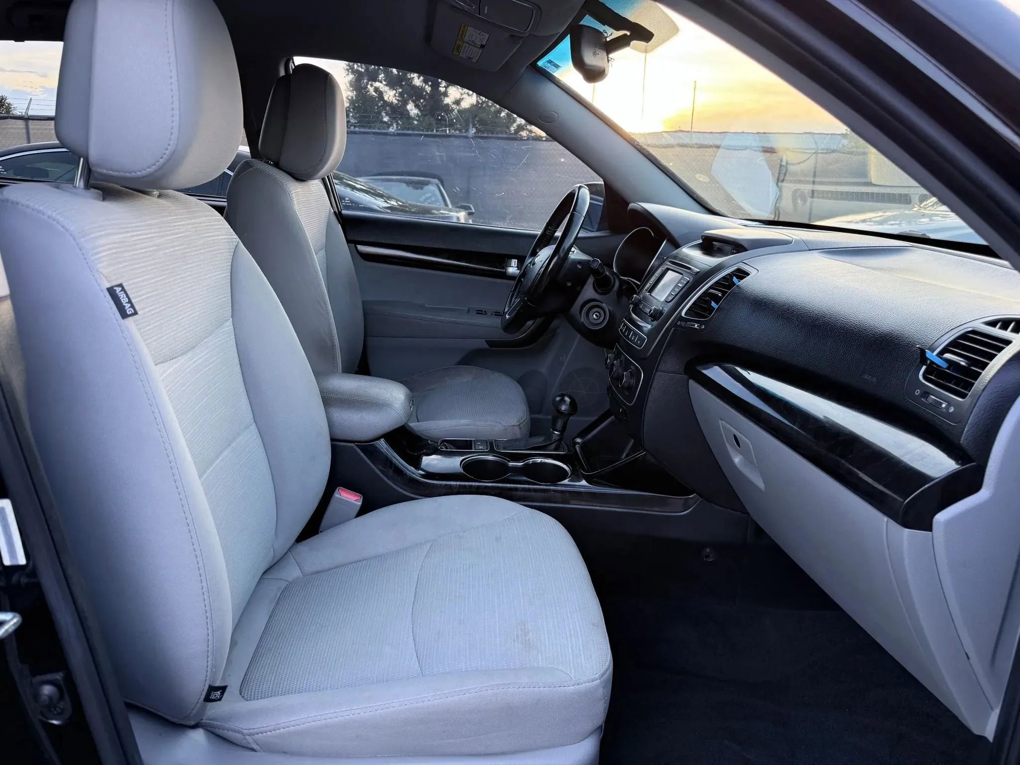 Used 2015 Kia Sorento LX image 18