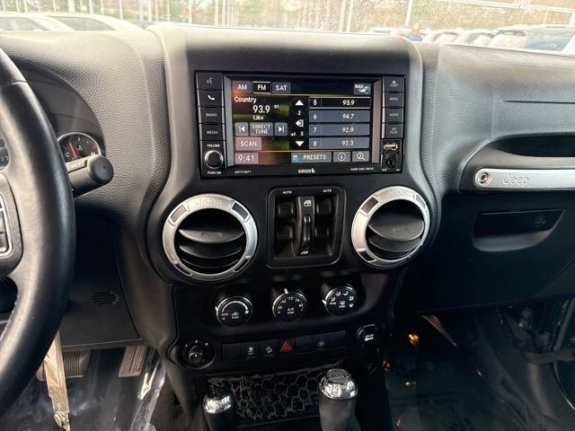 Used 2015 Jeep Wrangler Unlimited Sahara w/ Dual Top Group image 14