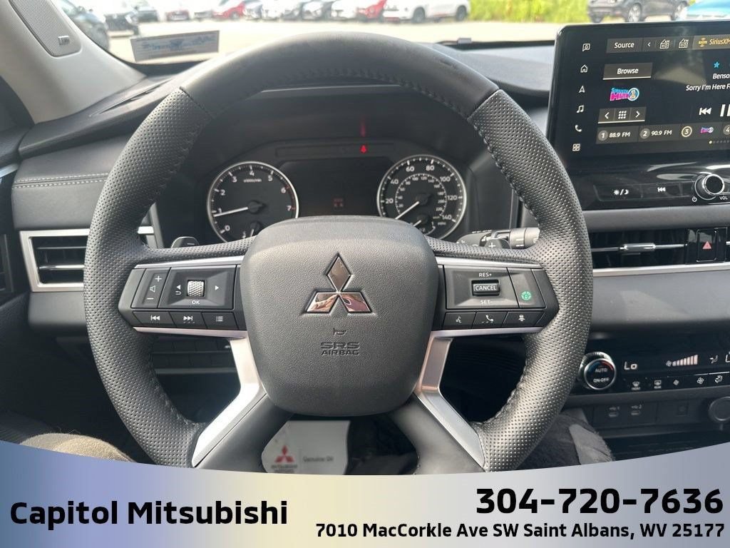 New 2025 Mitsubishi Outlander SE AWD/4WD image 24