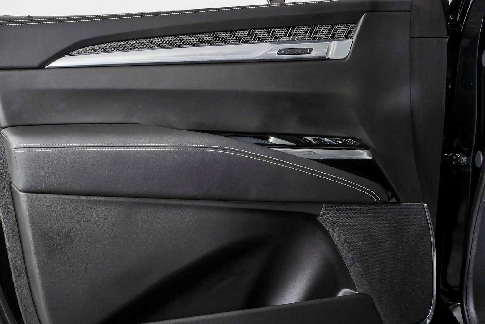Certified 2025 Cadillac Escalade V AWD/4WD image 7