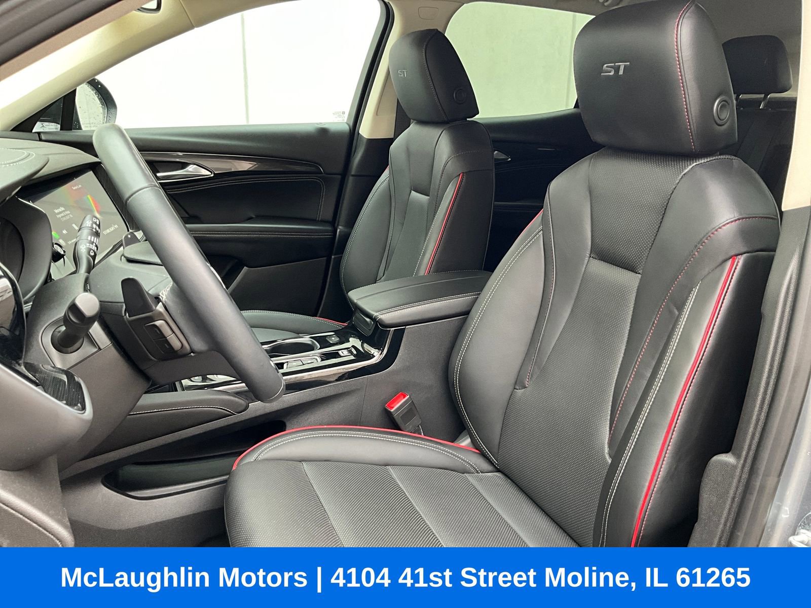 Used 2022 Buick Envision Essence w/ Sport Touring Package image 8