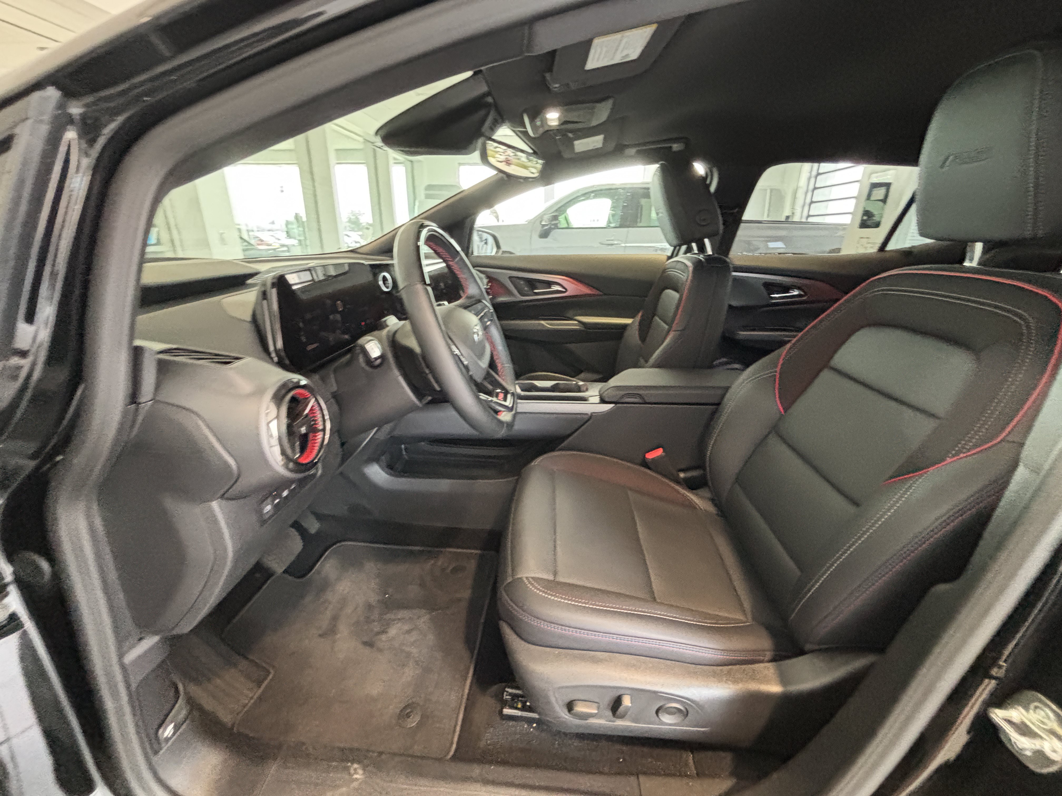 Used 2025 Chevrolet Equinox EV RS w/ Active Safety Package 3 FWD image 2