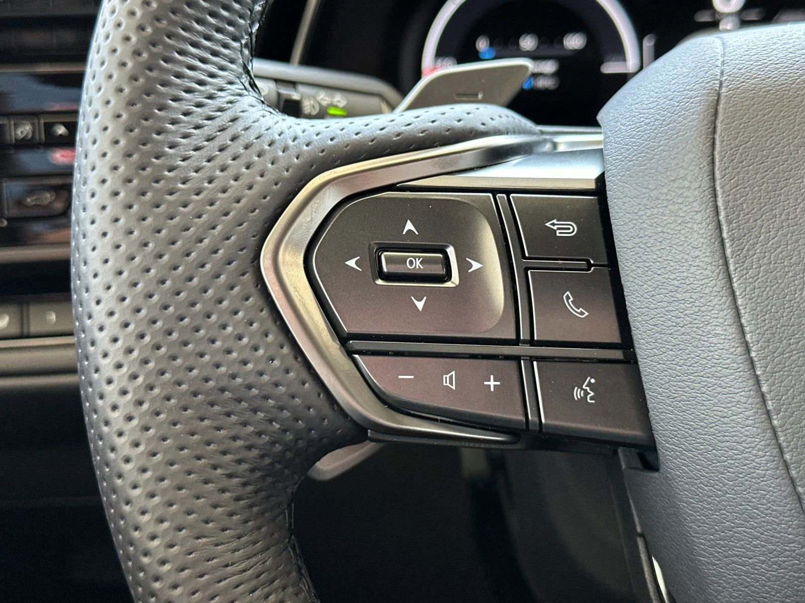 Used 2026 Lexus TX 500h AWD w/ Technology Package image 29