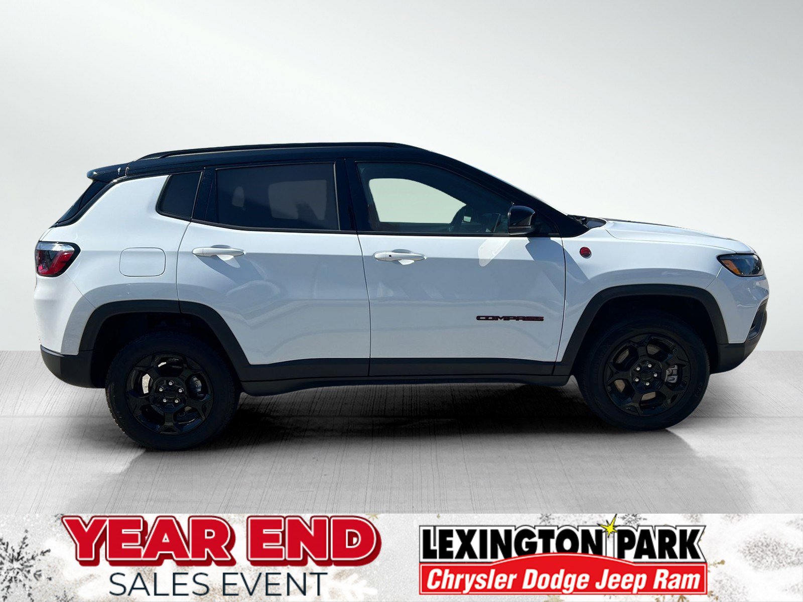 Used 2024 Jeep Compass Trailhawk image 4