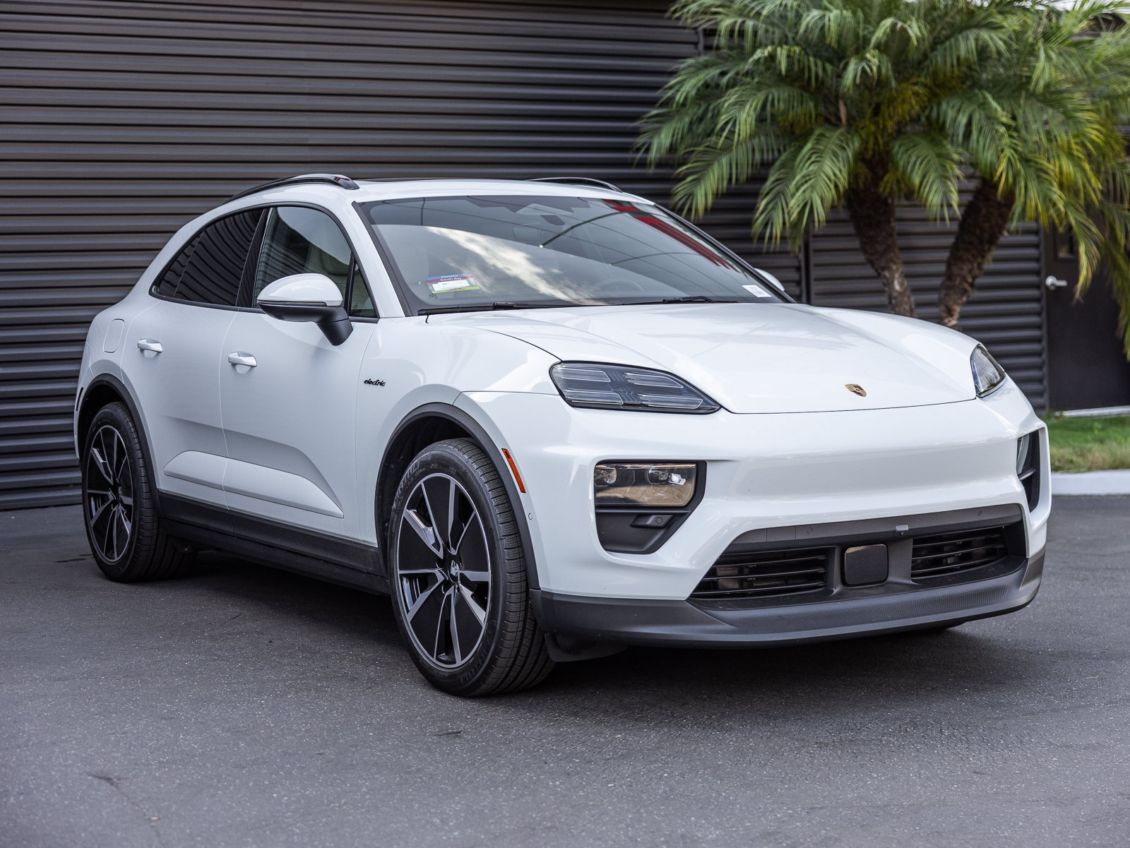 Certified 2026 Porsche Macan Electric RWD image 6