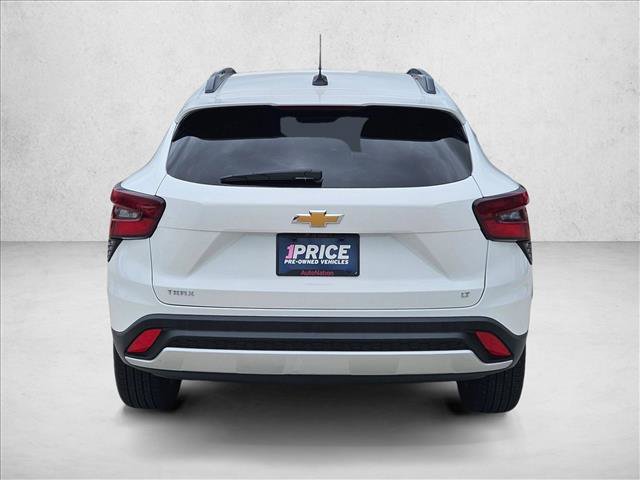 Used 2025 Chevrolet Trax LT w/ LT Convenience Package FWD image 6